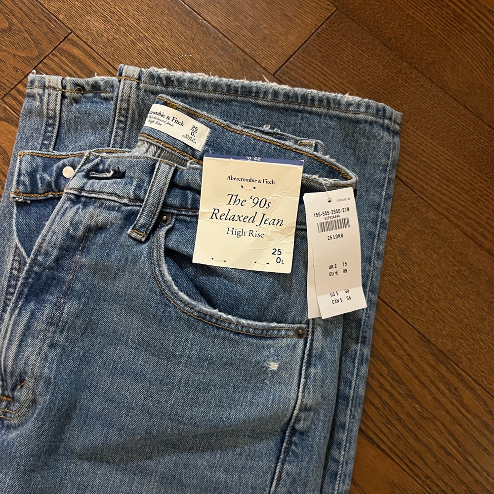 BNWT Abercrombie & Fitch Relaxed Blue Denim Jeans